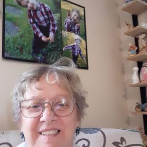 Meet your Posher, Lorraine